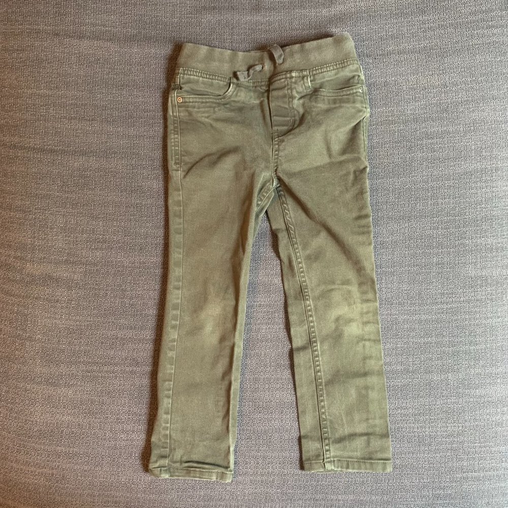Hanna Andersson slim kickstart olive green pants in stretch twill, size 5